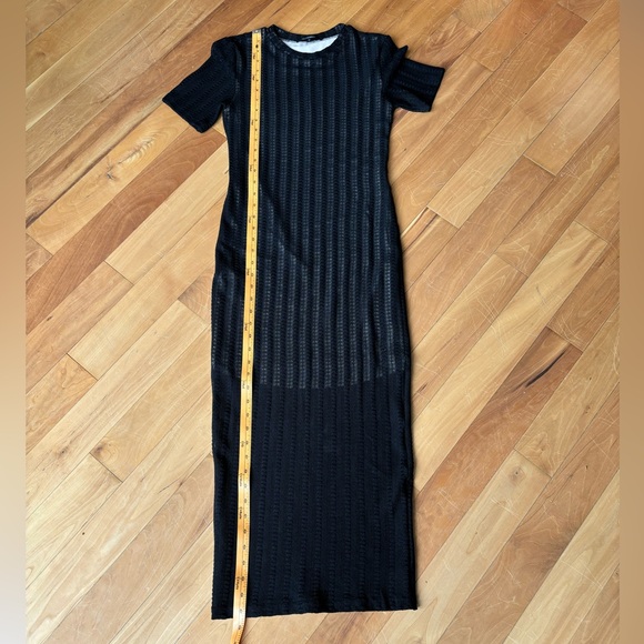 Black, sheer T-shirt, dress with nude viscose liner to the knee. - Picture 6 of 6
